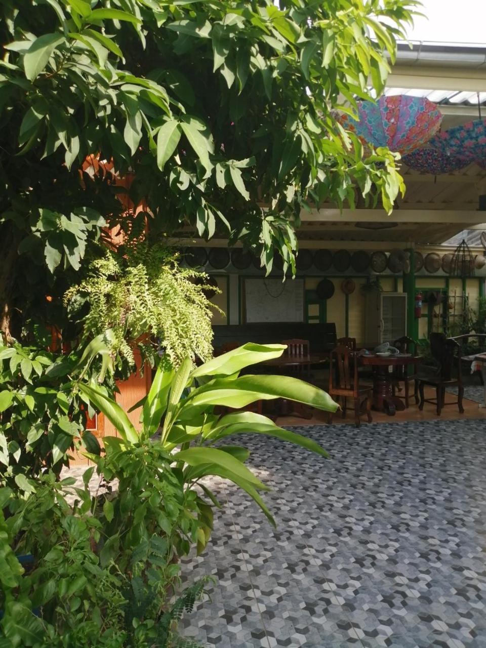 Baan Tepa Boutique House Bed & Breakfast Bangkok Exterior photo