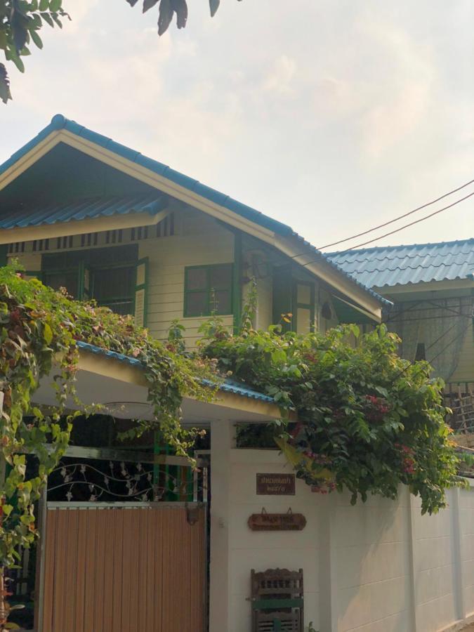 Baan Tepa Boutique House Bed & Breakfast Bangkok Exterior photo